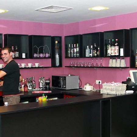 Hotel Mizia Тарговыште Экстерьер фото