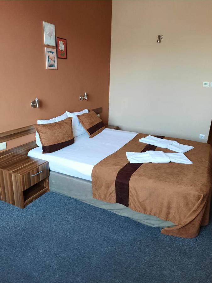 Hotel Mizia Тарговыште Экстерьер фото