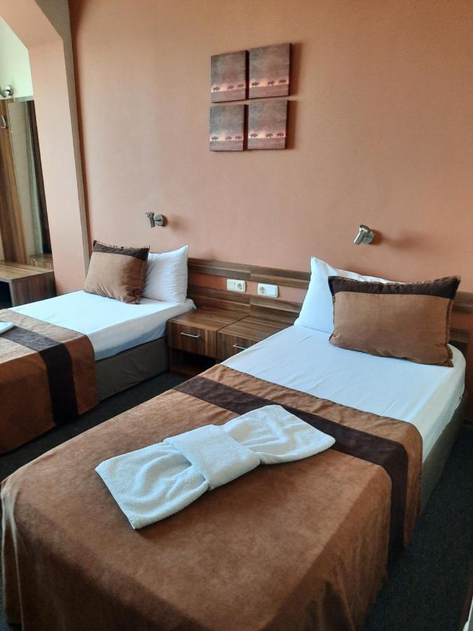 Hotel Mizia Тарговыште Экстерьер фото
