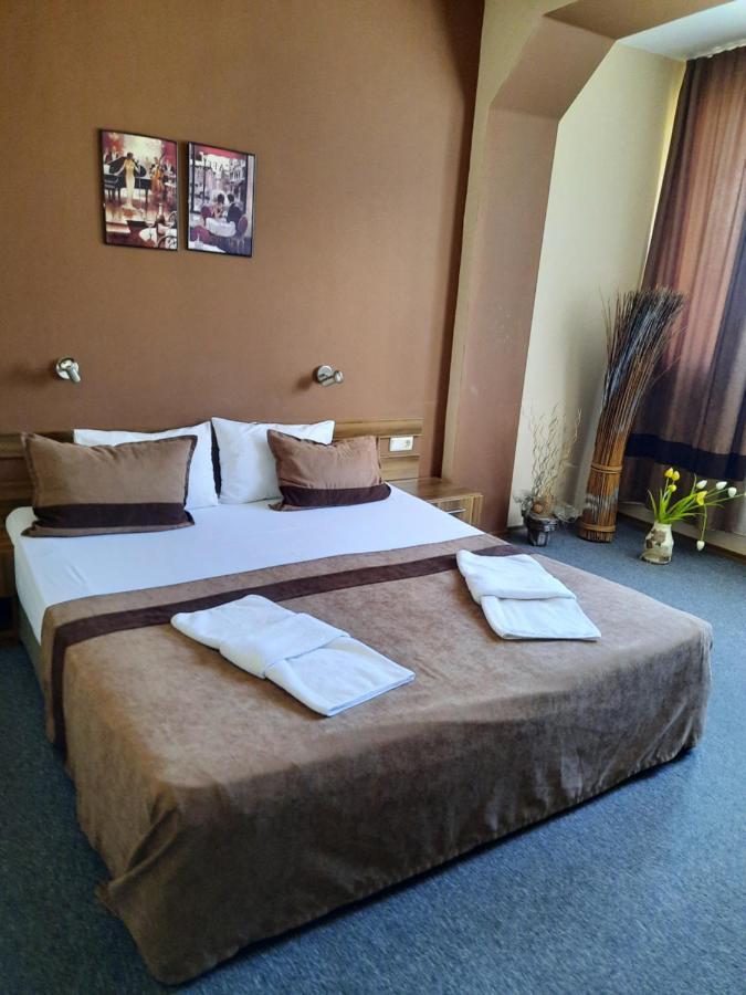 Hotel Mizia Тарговыште Экстерьер фото