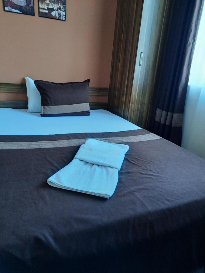 Hotel Mizia Тарговыште Экстерьер фото