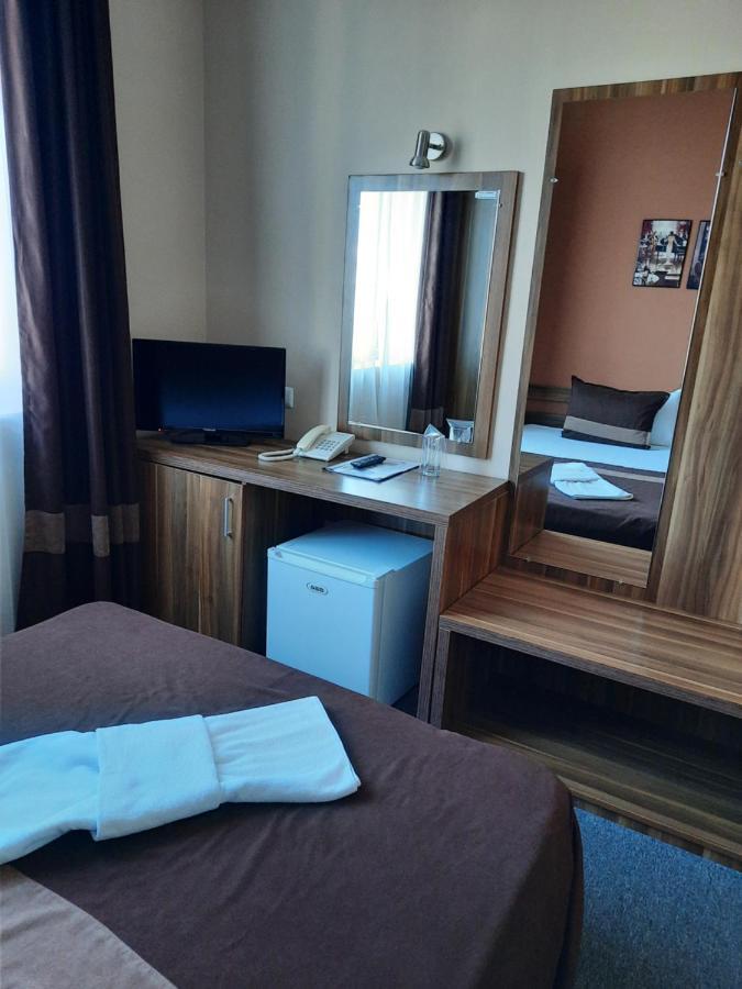 Hotel Mizia Тарговыште Экстерьер фото