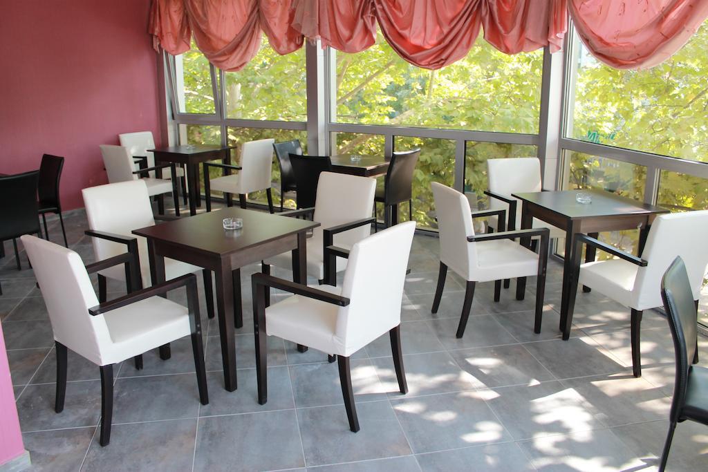 Hotel Mizia Тарговыште Экстерьер фото